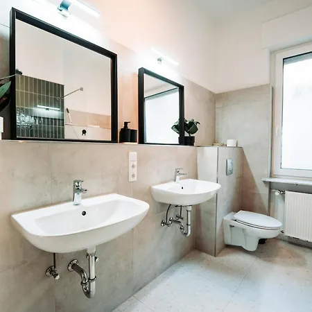 3 Nahe Hbf Fuer Bis Zu 11 Gaeste Apartment *